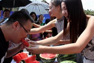 美女景区吃瓜视频,揭秘网红打卡地幕后趣闻